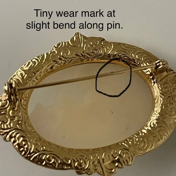 Vintage Brooch Goldtone Mother and Child Cameo Metal Pin (Possibly 1928 Brand) - Picture 16 of 16